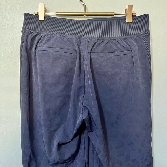 Athleta Brooklyn Textured Mid Rise Ankle Pants Size 6P Athletic Gym Athleisure - Picture 5 of 9